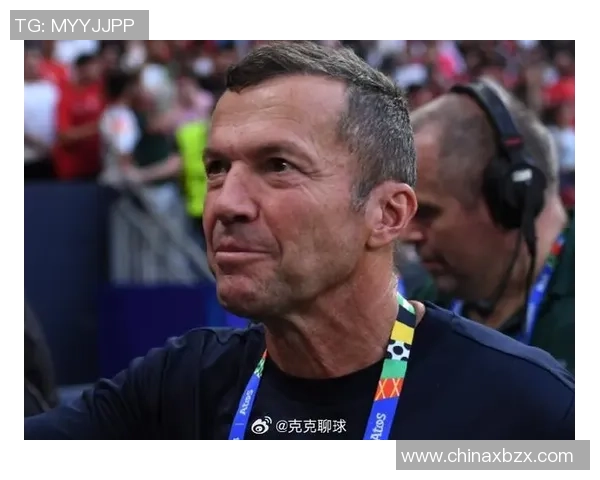 意大利足球球星帅气形象与球场风采全解析