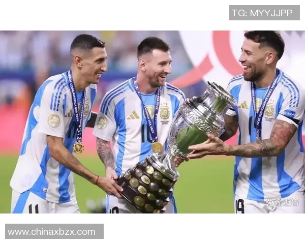 足球传奇风采尽显明星球员精彩瞬间壁纸合集展现荣耀与激情 足球传奇风采尽显明星球员精彩瞬间壁纸合集展现荣耀与激情