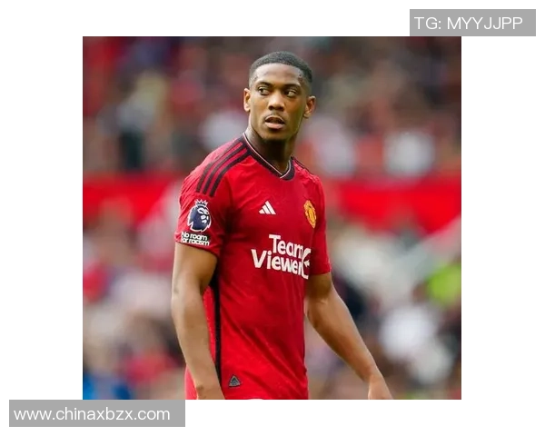 足球明星穿套袜的独特风格与背后故事揭秘 足球明星穿套袜的独特风格与背后故事揭秘